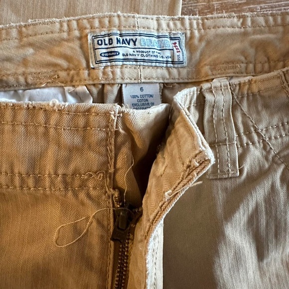 Old Navy tan beige cargo pants - Picture 5 of 8